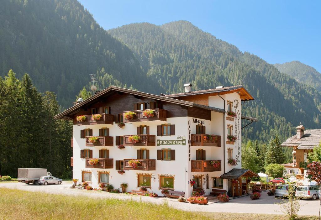 Cesa Edelweiss Living & Spa Campitello di Fassa Eksteriør billede